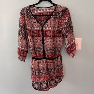 Maurice’s long, lightweight shirt